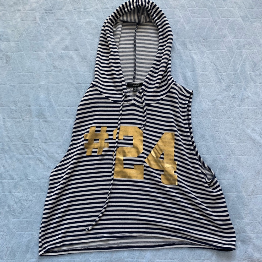 No sleeve navy blue and white striped crop top!